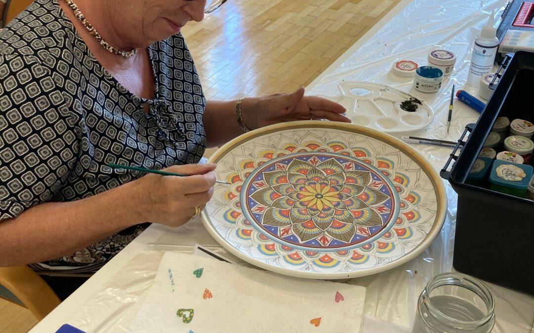 Keramikmalen nach überlieferten Motiven – Frühlingskurs