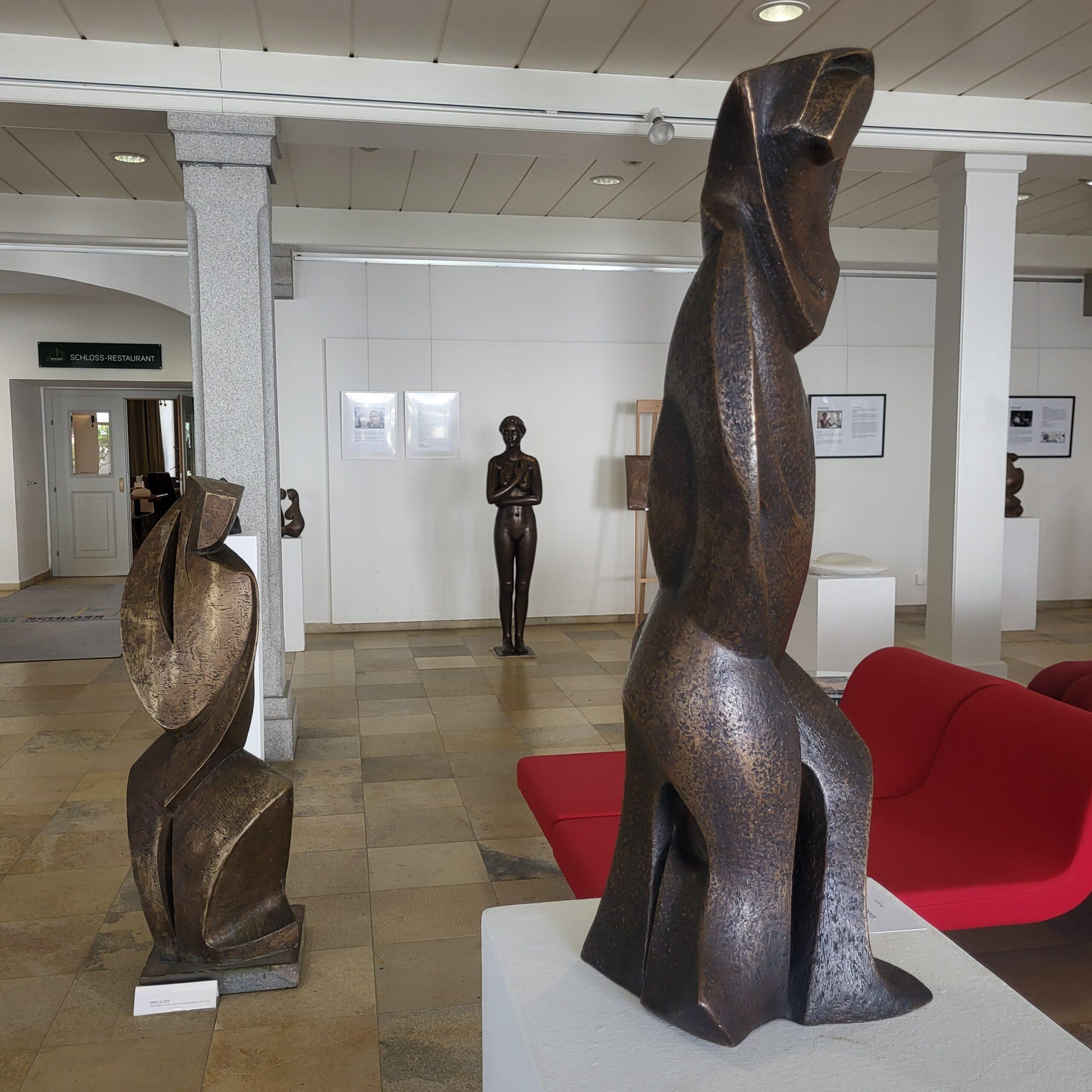 Ausstellung Drei Bildhauer im Foyer
